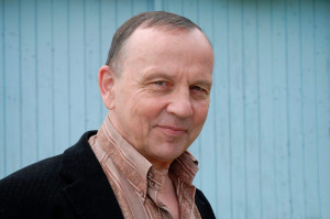 عشق تمام چیزی است که زندگی  را می‌سازد و زندگی آن را می‌سازد