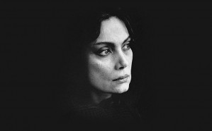 تنها با نوشتن نجات پیدا می‌کنم