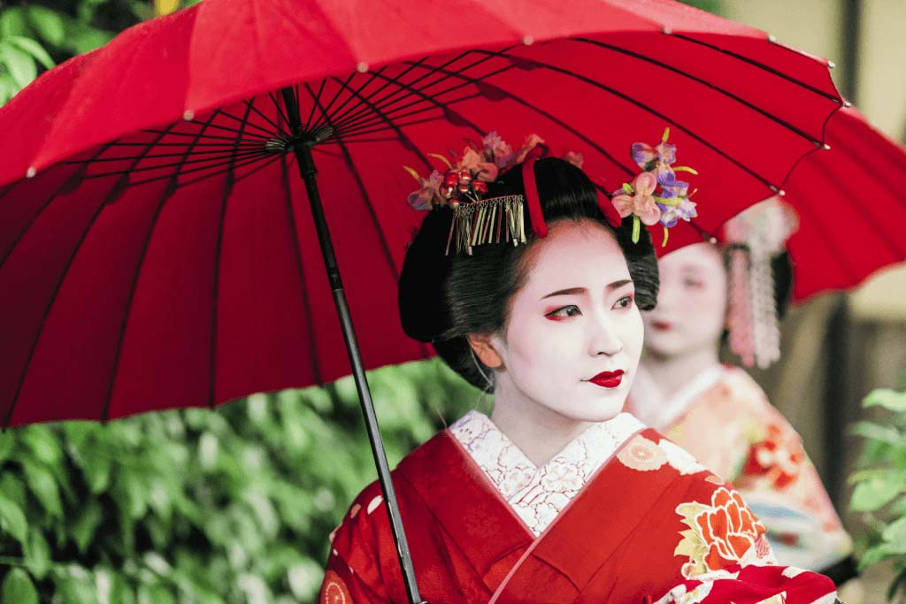 در دل کوهستان یخ‌زده به دیدارم بیا!